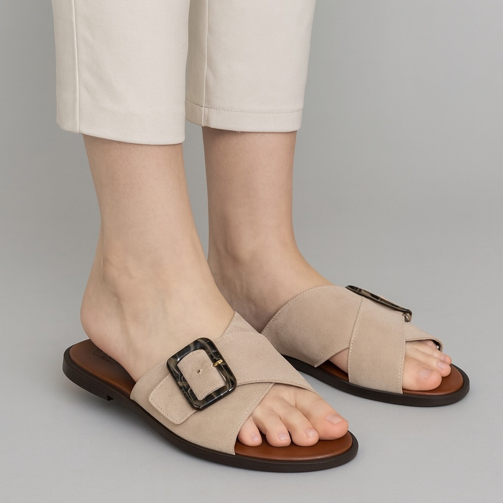 Naturalizer Forrest Beige Suede Slide Sandals Buckle Size 11W Comfort